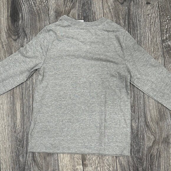 NWT Grey Disney Mickey & Minnie Mouse Heart Long-Sleeved Shirt, Size 5T - Picture 3 of 4